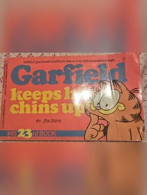 Garfield Keeps His Chins Up Book